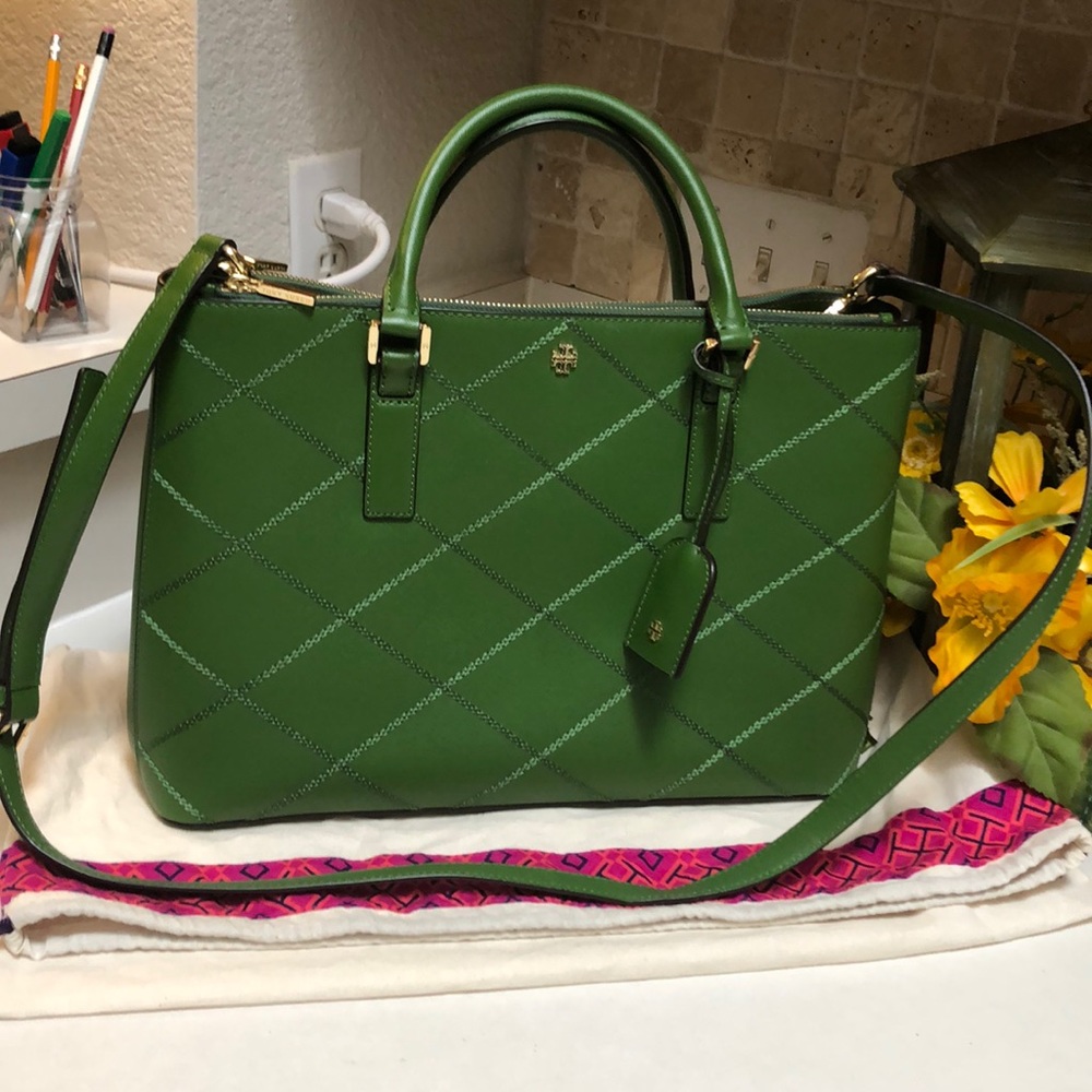 Tory Burch bag . Large like new .Authentic.